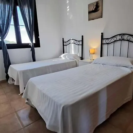 Apartamento Segunda Planta Con Terraza Y Solarium *